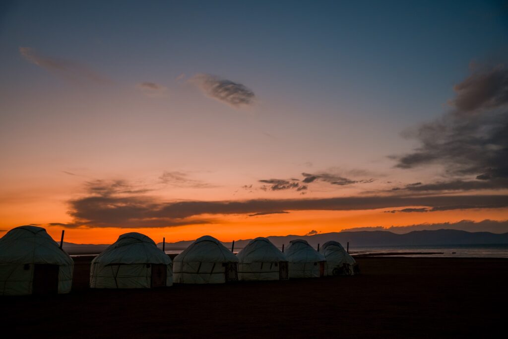 Zonsondergang yurtkamp