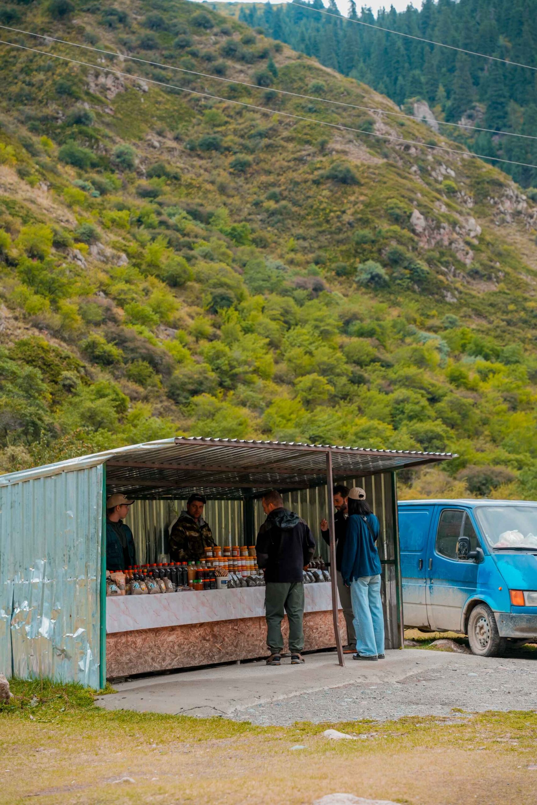 Kleiner Honigmarkt in den Bergen